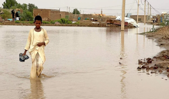 Sudan’da sel 51 can aldı, binlerce kişi evsiz kaldı