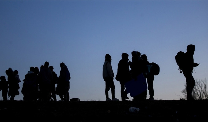 Hollanda'ya getirilmeyi bekleyen yüzlerce Afgan var