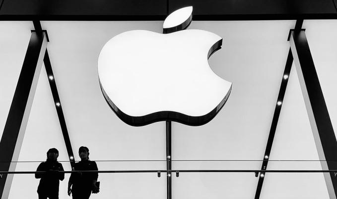 Apple: Korsanlar telefonunuzu ele geçirebilir