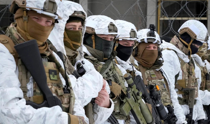 Ukrayna'da yabancı askerlerin görev süreleri uzatıldı