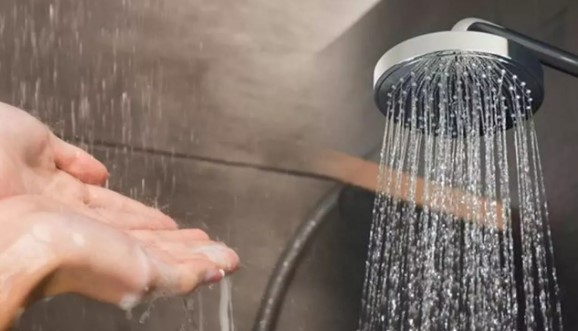 Almanya'da bir garip tasarruf çağrısı: Duş almayın, bezle silinin