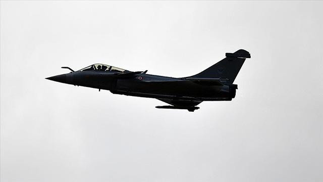 Çin'e ait 12 savaş uçağı ve 5 gemi, Tayvan çevresinde görüldü