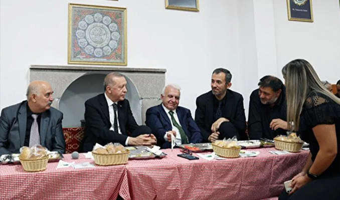 Erdoğan'dan Cemevi ziyareti
