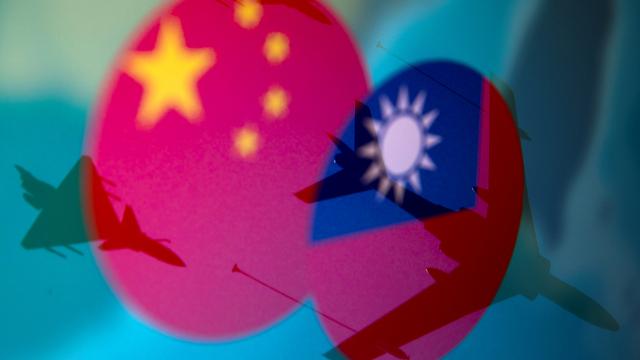 Tayvan: Çin'e ait 39 savaş uçağı ve 13 gemi Ada çevresinde