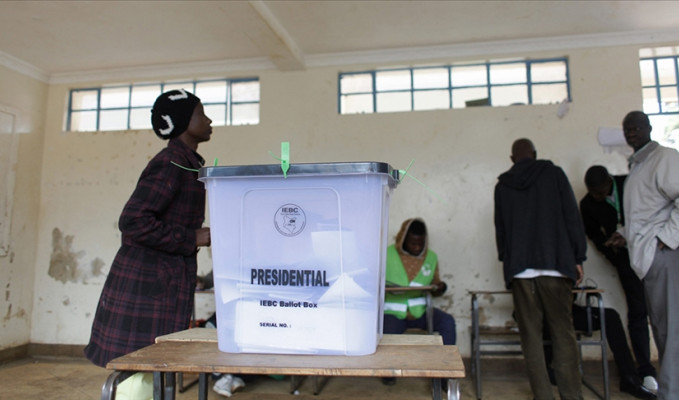 Kenya'da halk genel seçimler için sandığa gitti