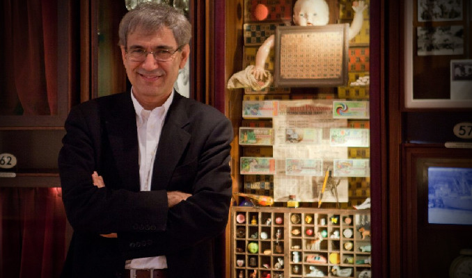 Orhan Pamuk'tan yeni roman hazırlığı: Bu defa oyun kağıdı yapıyoruz!