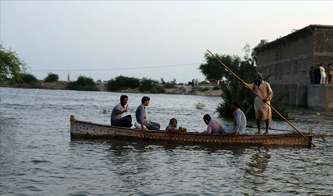 Pakistan'da muson yağmurlarının yol açtığı can kaybı 1638'e çıktı