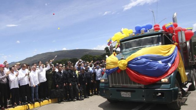 Venezuela-Kolombiya arasında buzlar eriyor: Kara sınırı  araç trafiğine açıldı