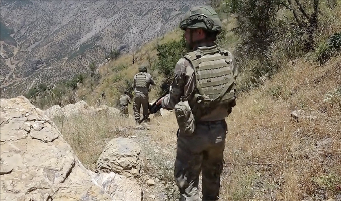 Pençe-Kilit bölgesinde 2 PKK'lı etkisiz hale getirildi