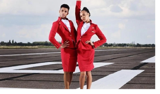 Ünlü havayolu şirketinde erkek hostesler de etek giyebilecek