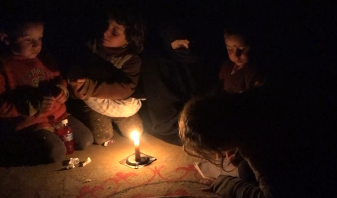 Şam'da, halk elektrikle yaşamayı unuttu