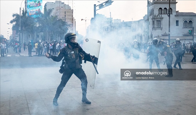 Peru Cumhurbaşkanı'ndan protestoculara ateşkes çağrısı