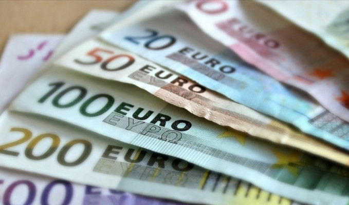 Euro Bölgesi'nde şirketlerin kredi talebinin azalması bekleniyor