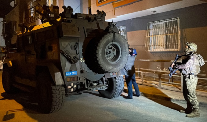 Mersin'de terör operasyonu: 8 kişiye gözaltı kararı