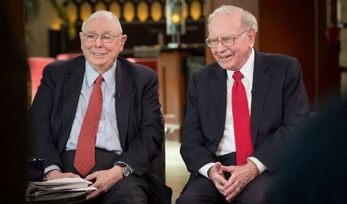 Warren Buffett'ın sağ kolu Charlie Munger yaşamını yitirdi