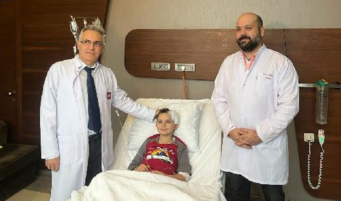 Minik Mateo beynindeki tümörden Türkiye’de kurtuldu 