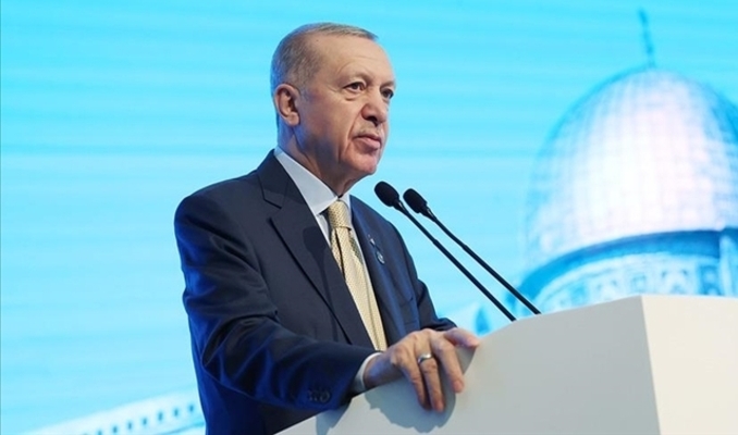 Erdoğan: Kimse bizi tehdit edemez, parmak sallayamaz