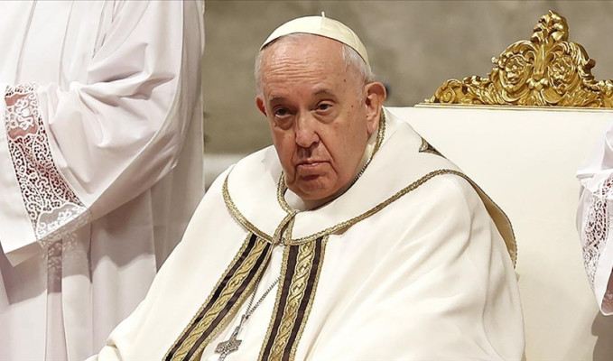 Papa: Depremzedeler için dua edelim