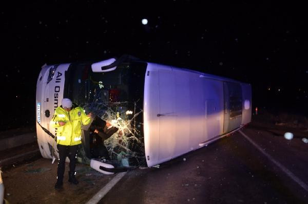 Kastamonu'nda yolcu otobüsü devrildi: 30 yaralı