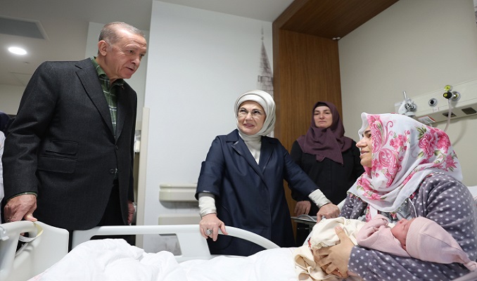 Erdoğan, depremzedenin bebeğine 'Ayşe Betül' ismini verdi