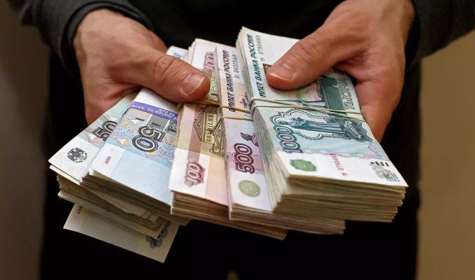 Rusya, bazı şirketler için döviz satma zorunluluğunu kaldırdı