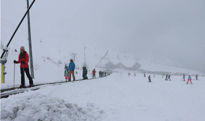 Kartalkaya Kayak Merkezi'nde kar kalınlığı bir metreyi aştı