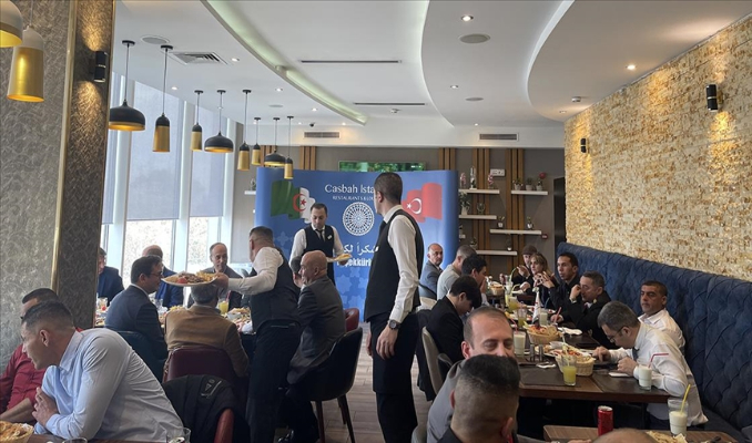 Türk Büyükelçiliği'nde Cezayir arama kurtarma ekibi onuruna yemek 