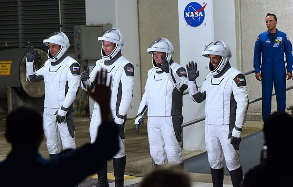 SpaceX, ABD, Rusya ve BAE’nin astronotlarını uzay istasyonuna gönderdi