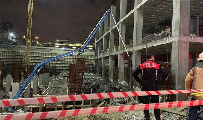 İstanbul'da inşaat alanında çökme: 5 işçi göçük altında kaldı