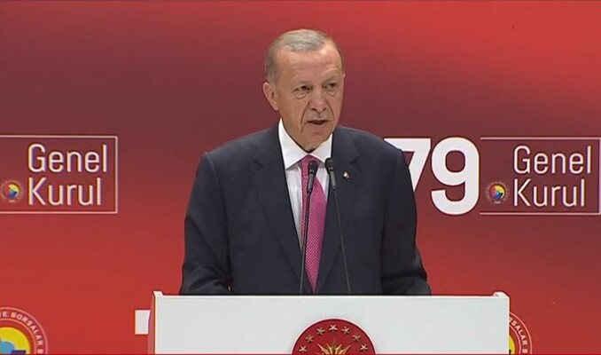 Erdoğan: Millet kumar masasına tekmeyi vurarak devirmiştir