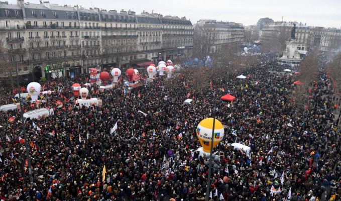 Fransa'da sokakları ateşleyecek karar Resmi Gazete'de