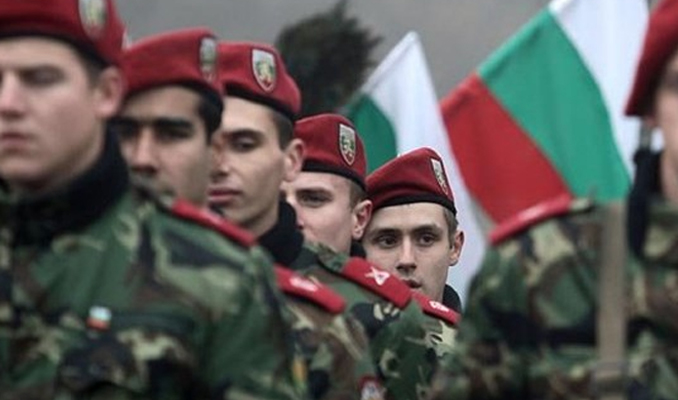 Bulgaristan'da orduda yüzde 20 personel eksiği var