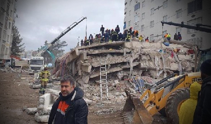 Depremde 137 kişiye mezar olmuştu: Ne ruhsatı var ne de projesi!