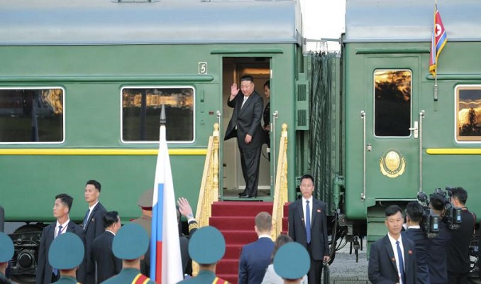 Kuzey Kore lideri Kim özel treni ile Habarovsk'a gidiyor