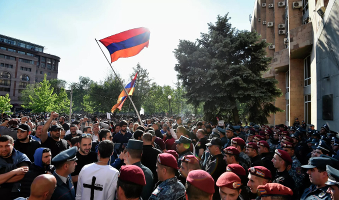 Ermenistan’da karakola saldırı