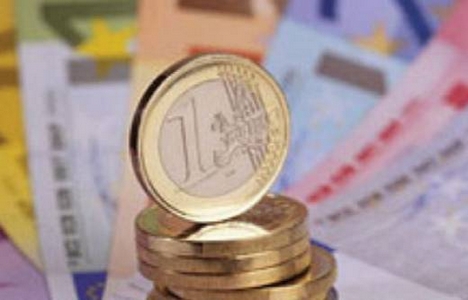 Dolar yükseldi, euro düştü