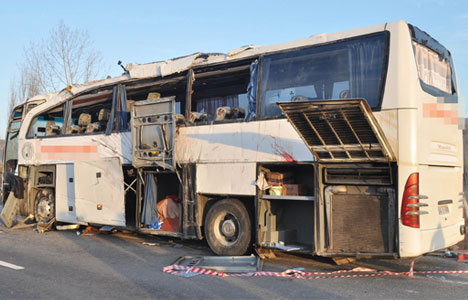 Uşak'ta katliam gibi kaza: 7 ölü