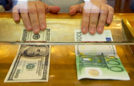 Dolar ve euro güne moralli başladı