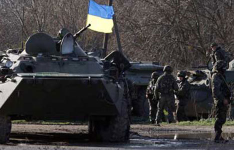 Ukrayna askerleri Slavyansk'ı kuşattı