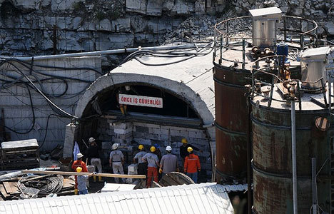 Maden tuğlalarla kapatıldı