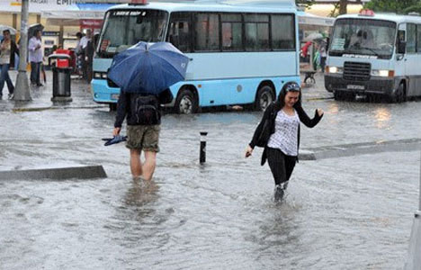 İstanbul yağmur altında