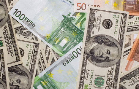 Euro dolar karşısında dibi gördü