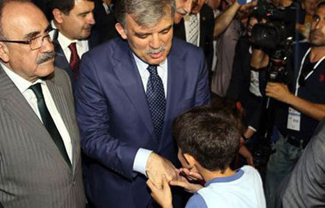 'Başbakan Gül' sloganıyla karşılama