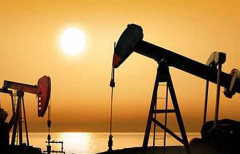 Azerbaycan bir kuyudan daha petrol çıkardı