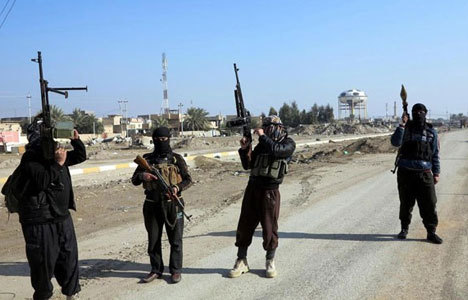 IŞİD yüzlerce subayı kuşattı