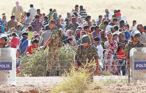 IŞİD'den kaçanlar Türkiye sınırında