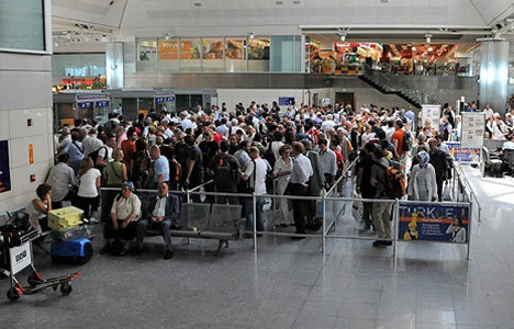 ​Atatürk Havalimanı'nda sistem arızası
