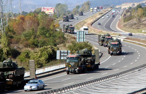 Türkiye'nin her köşesinden tanklar gidiyor