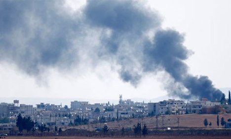 IŞİD sınır kapısını bombalıyor