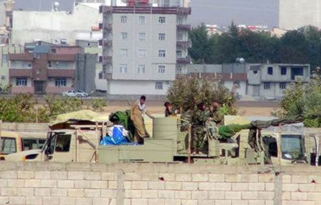 Peşmergeler Kobani'ye geçmeye başladı